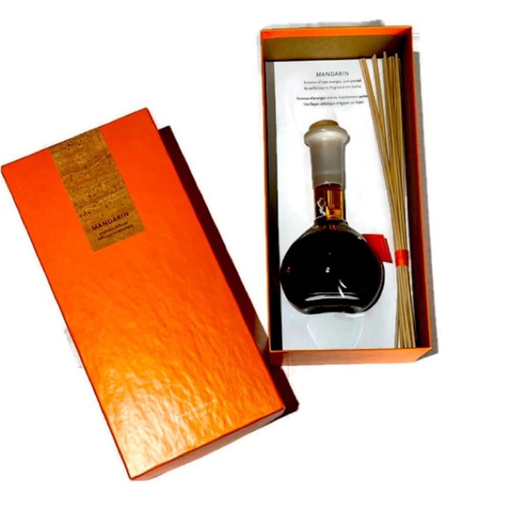NWOT Banana Republic Mandarin Diffuser, comes with 12 oz, 340g.